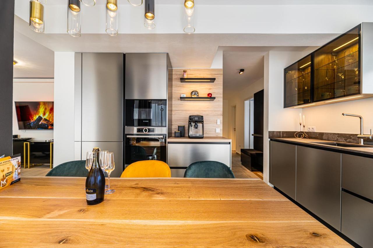 Mk Apartments Brasov Bagian luar foto